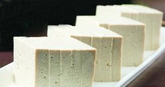 车辆侧翻燃起大火 豆腐帮3万元“逃过一劫”