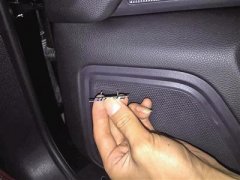 60多万的保时捷配了个山寨音响 车主起诉经销商