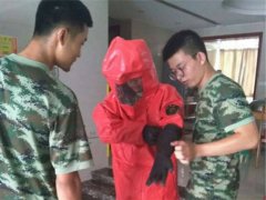 马蜂窝寄居空调外机上  居民很担忧