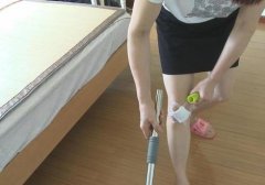 超市打折拖把成“凶器” 女子一不留神缝了五针