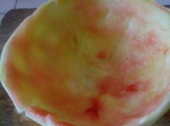 天降西瓜皮  9个月宝宝被砸出个包