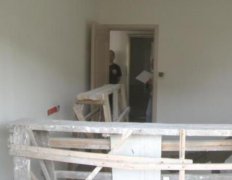 重庆男子装修房子 还没完工装修公司关门了