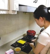老婆每天早起1小时做情侣餐  77天没重样