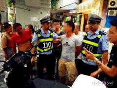小偷身藏几十把钥匙装车主偷车 被车主录像现场抓包