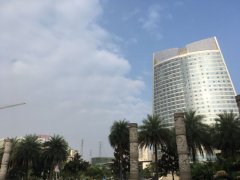 太阳正在驱赶云层　“重庆蓝”正在扩大