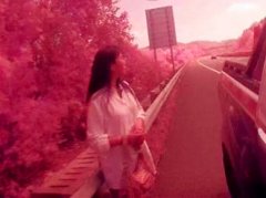 女子高速上泪流满面 与丈夫吵骂后被抛弃