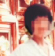男友突然当众求婚 她被迫尴尬点头