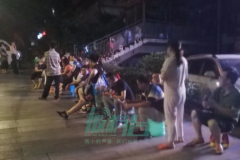 好夸张！这些家长通宵排队 为娃报名读幼儿园