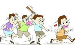 重庆一小学生在校被同学拉拽 摔成脑震荡赔偿有分歧