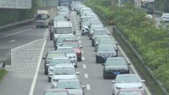 国庆长假第一天  渝黔高速公路迎出行高峰