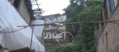 重庆一坝子裂缝下沉 8户居民被迫转移