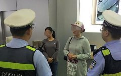 女子买“苹果”被告知不加钱要死机