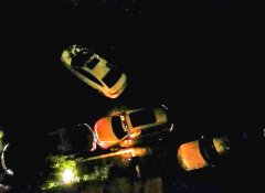 先占车位后撞车 两男子深夜吵进派出所