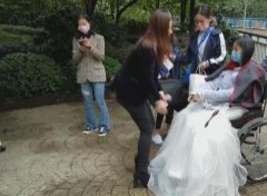 美女不幸患上白血病 穿上婚纱拍美照