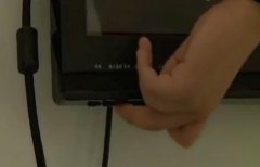 100元修的电视拿回来用了一天又坏了  男子很郁闷