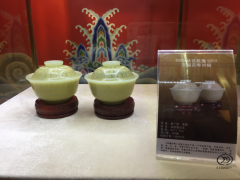 “天子玉玺”“皇帝酒壶”什么样？再造故宫精品现身重庆