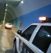 小轿车无油抛锚高速路 一查竟是非法营运车辆