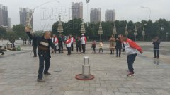 这群人将陀螺玩出新高度