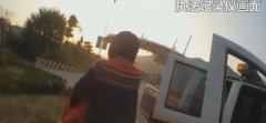 孩子高速上突发重病抽搐 母亲被吓得不敢开车