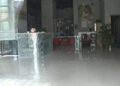 女子办的会员卡没消费几次 美发店就关门了