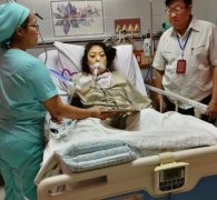 重庆女子在泰国突发疾病 现情况好转已经回渝