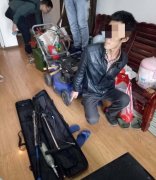 重庆一小区频繁被盗十余次 窃贼来无影去无踪