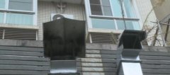 楼下三个大烟囱 “熏”得业主直呼：受不了！