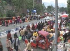 重庆一小区可就近赶集 居民却怨声载道