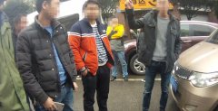 小伙儿粗心大意惹乌龙 错把别人的车开走一夜
