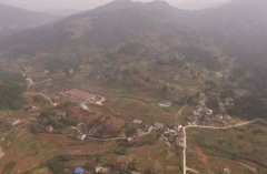 航拍：武隆5.0级地震 震中地带房屋未出现垮塌