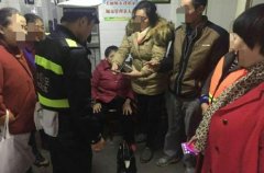 女子将4000多元遗忘厕所  热心市民拾金不昧悉数归还