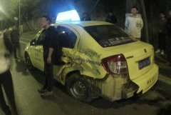 醉驾撞车后他赶紧移到副驾装睡 还说是代驾在开车