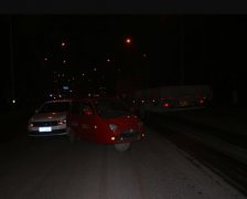又是一起三车追尾 安全距离又被“忘”
