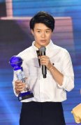 国际泳联年度颁奖盛典 重庆妹儿施廷懋获最佳女跳水运动员