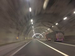 渝蓉高速巴岳山隧道：这些技术明显提高隧道的安全系数