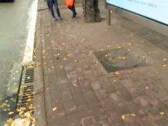 市民自发提供爱心椅 竟被路人顺走