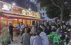 成都一串串品牌来渝“称王称霸” 市民吃后觉得普通