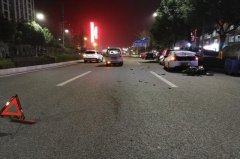 摩托车“炫技”肇事 驾驶员撞击中咬断舌头