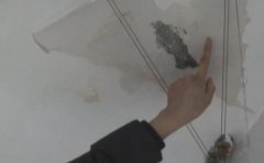 大师说不宜动土  阳台漏水也不补