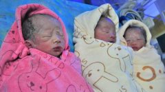 27岁二胎妈妈生下“吉祥三宝” 最小仅3.1斤