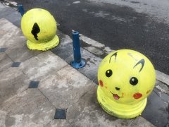 卖萌无止境！皮卡丘化身隔离墩现重庆街头