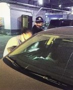 粗心母亲误将十个月大宝宝锁车内半小时