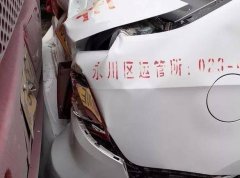 这学员太紧张了  看到大货车开来还挤过去