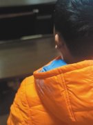 15岁女生体重180斤 课堂上崩溃大哭