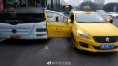 “羚羊”下客不靠边 车门被撞还遭罚