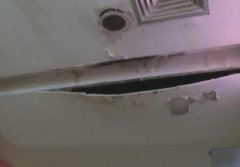 重庆一老板店面租来就漏水 一漏就是好几年