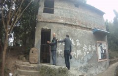 因为上了趟厕所被抓  这个贼娃子真是够奇葩