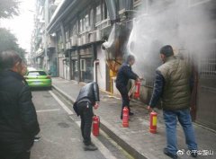 街面巡逻遇火情 警民齐心灭隐患