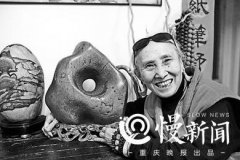 女子酷爱石头 把家变成了奇石博物馆