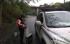 过年回家别坐黑车  这里又有人被甩高速